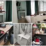 Le Fortuny - 3 Suites, 2 Apparts, 1 - Proche Tram Ligne Aeroport Et Parking Gratuit Bed & Breakfast