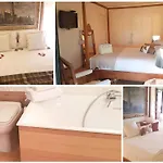 Bed & Breakfast Le Fortuny - 3 Suites, 2 Apparts, 1 - Proche Tram Ligne Aeroport Et Parking Gratuit